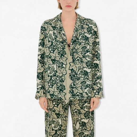 Burberry Safari Silk Ivy-Print Buttoned Shirt - Picture 1 of 11